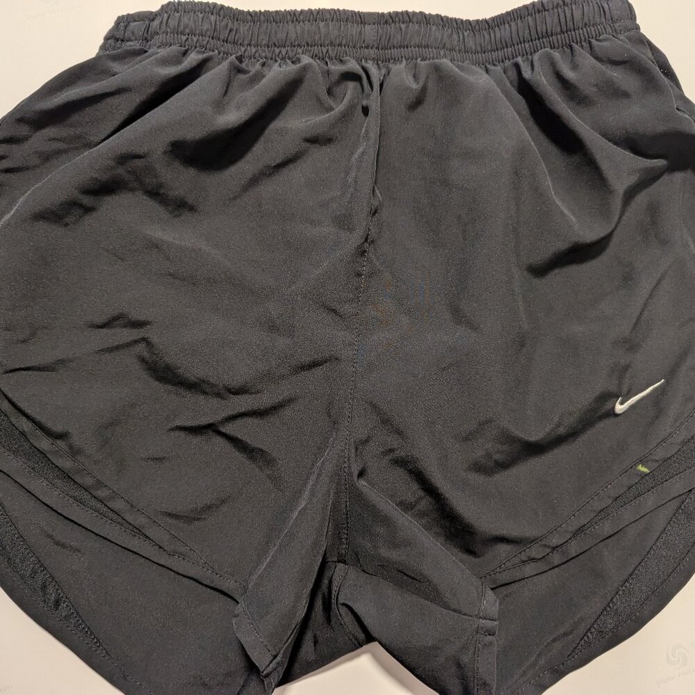 Women's Nike tempo shorts